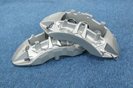 6 Pot Calliper Pada Konstruksi Monoblock Pengecoran Aluminium Abu-abu Zr1 Mobil
