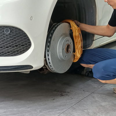 Kaliper Rem Mobil Mercedes Benz C200 Meng-upgrade 6 Pot Claipers Dan Cakram 355MM