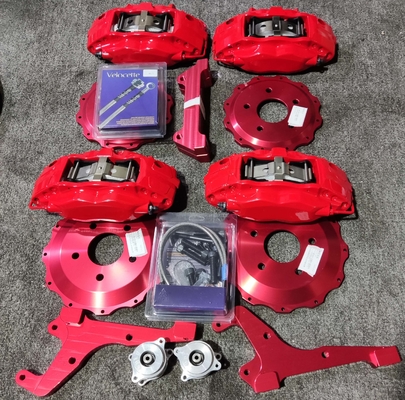 Merah Aluminium Alloy Kendaraan Brake Caliper 4 pot kekuatan menghentikan kuat