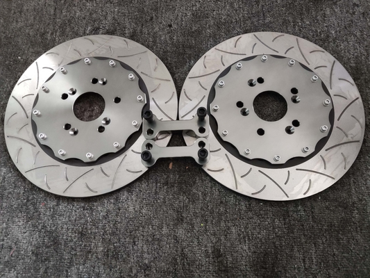 Bagian belakang Fitting Rotor rem mobil baut pada instalasi Ukuran standar ringan